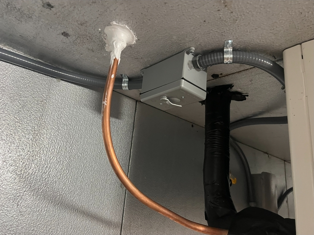 Professional refrigeration line installation and insulation work